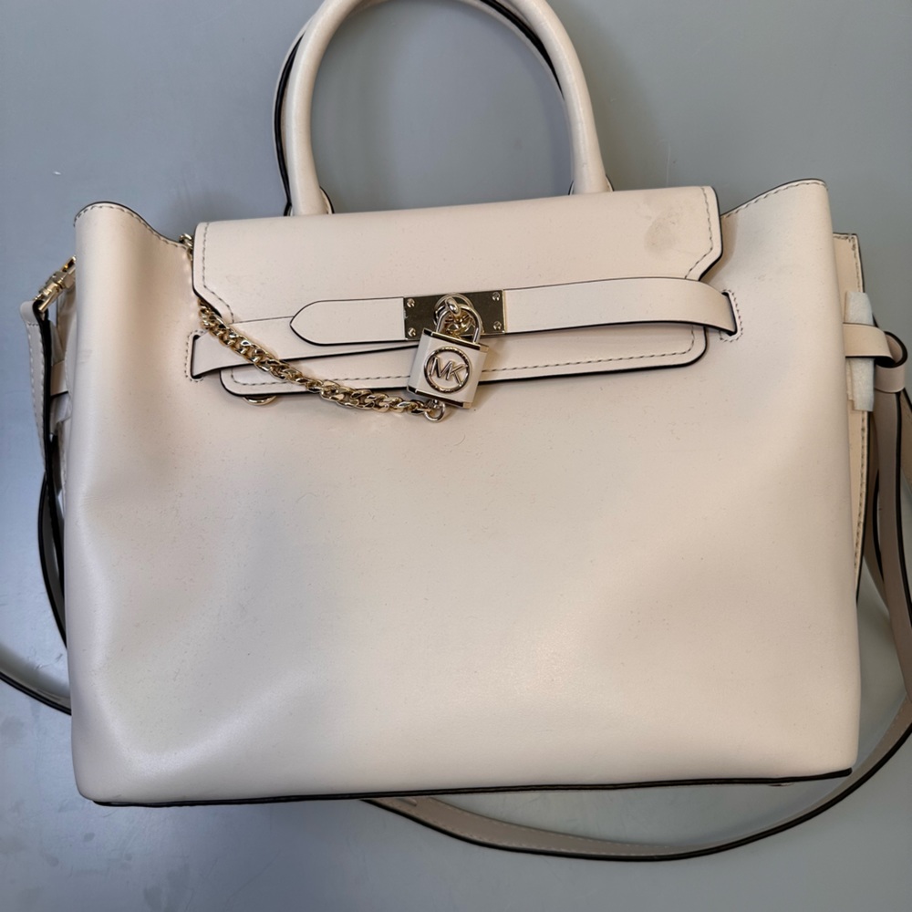 Make: Michael Kors Brand New without tags bag I did it